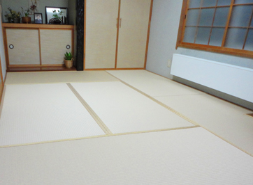 白茶の和紙畳で表替え後の和室